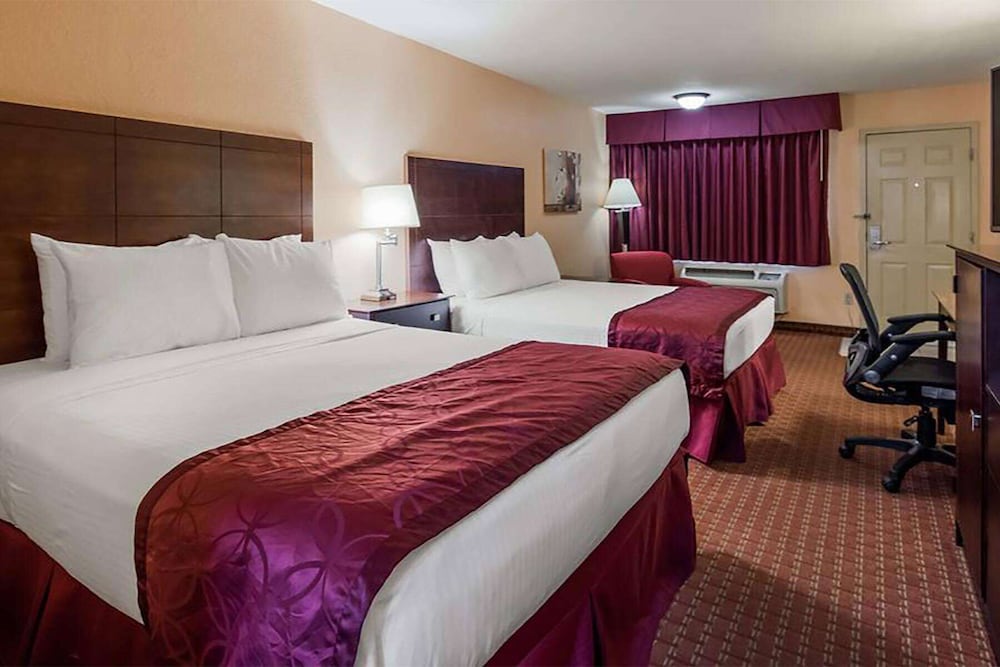 Days Inn by Wyndham Whitmore Lake 25/64