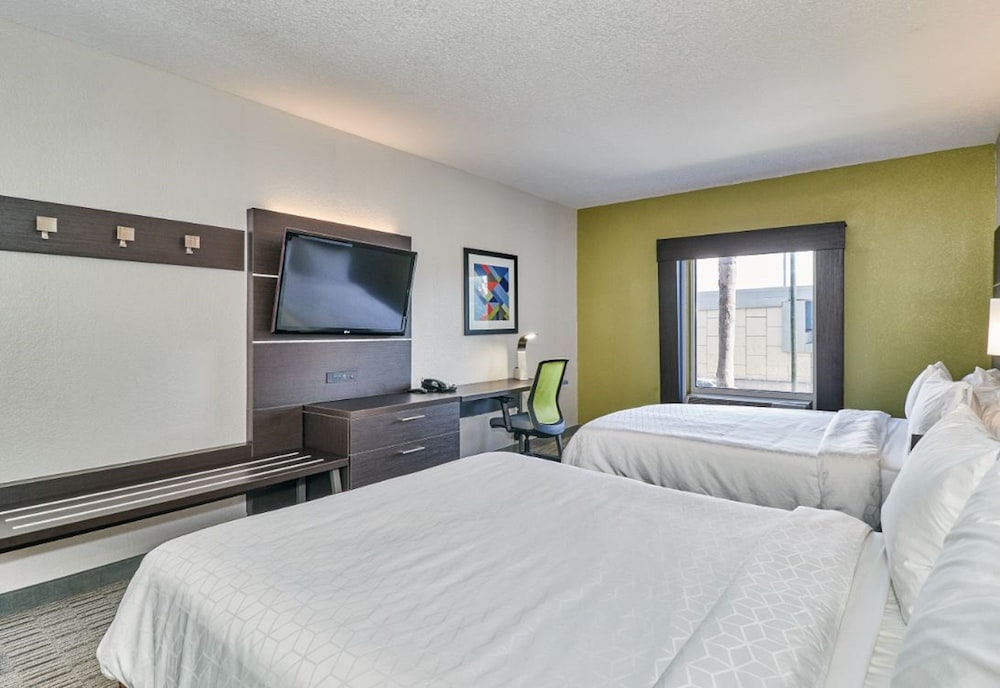 Holiday Inn Express Hotel Suites Clearwater Us 19 N 17/71