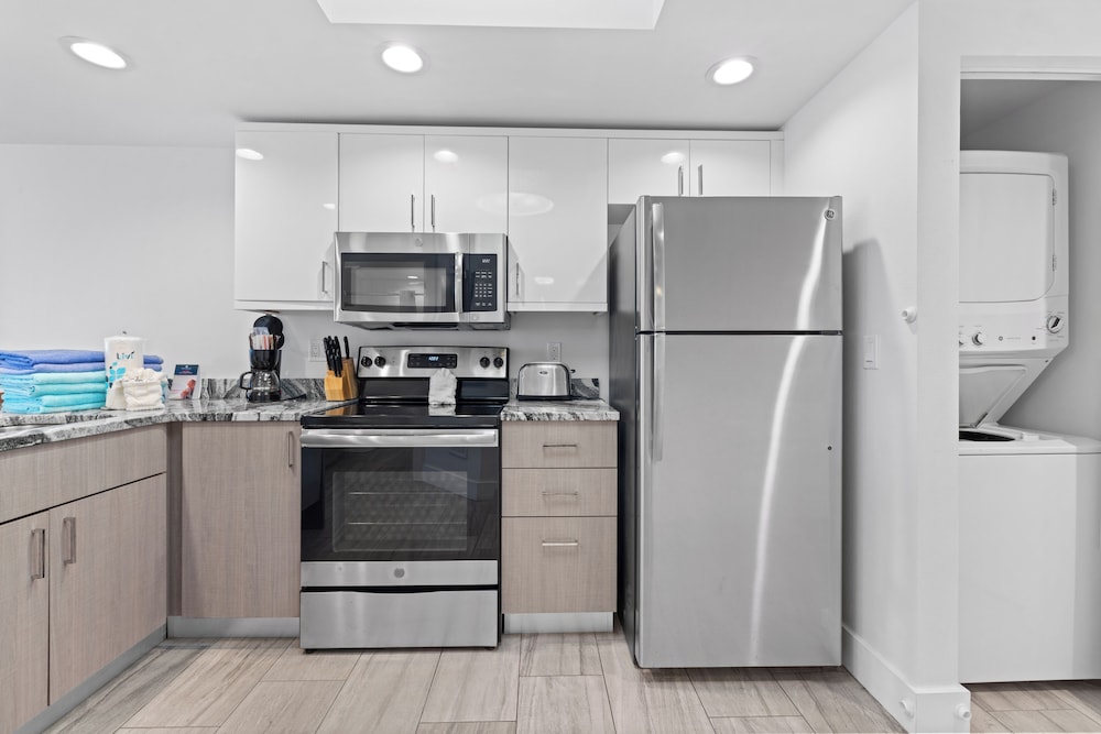 Provident Oceana Beachfront Suites 66/77