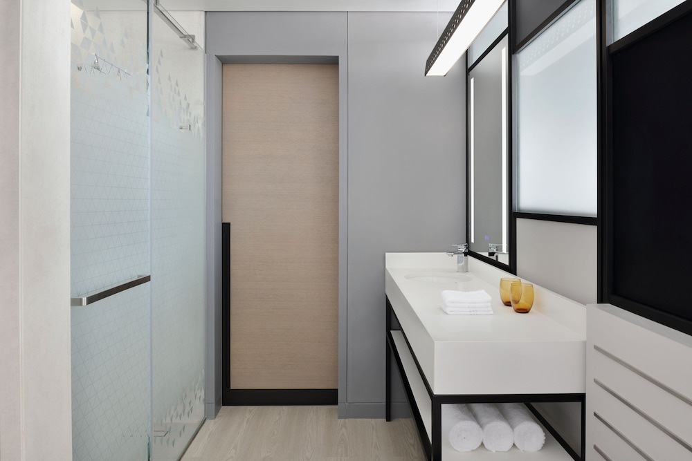 Aloft Muscat 47/47