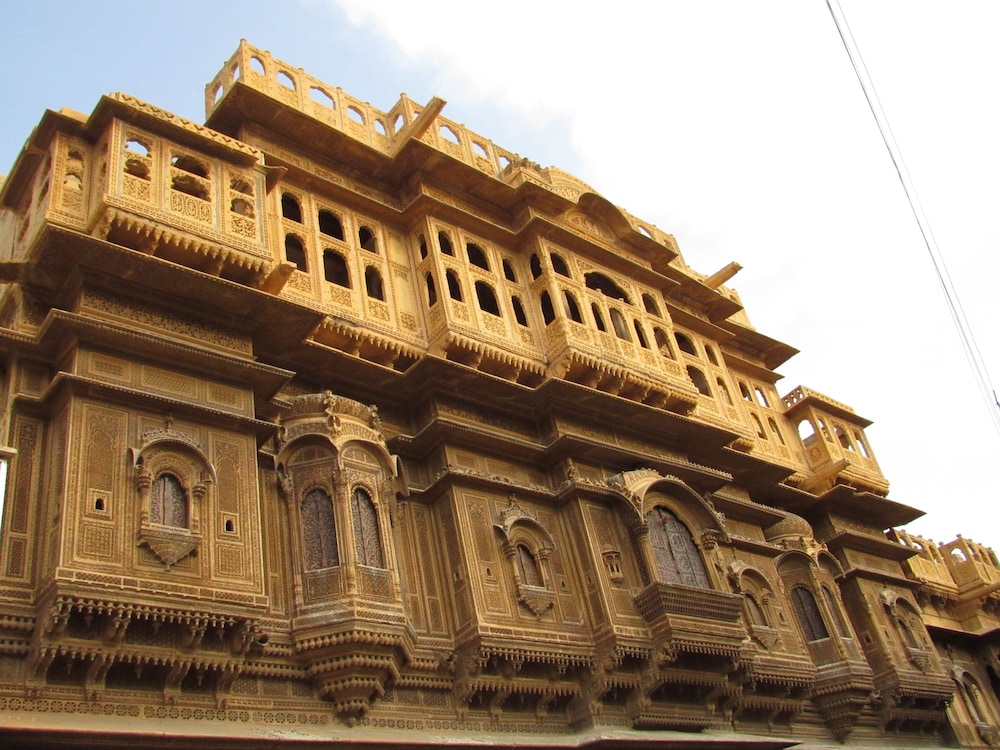 Gaji Hotel 2/64