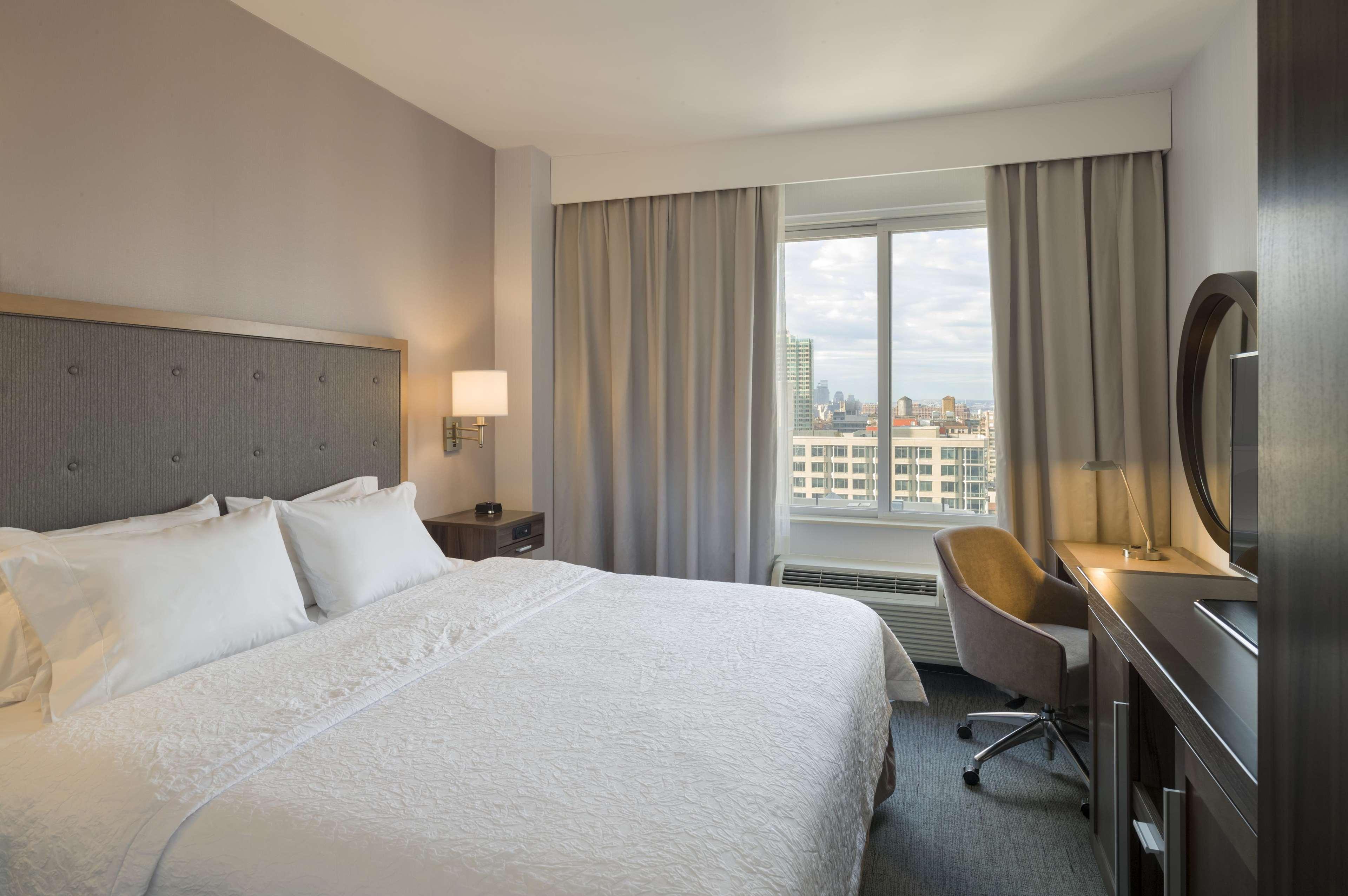 ROOM, KING BED, HIGH FLOOR