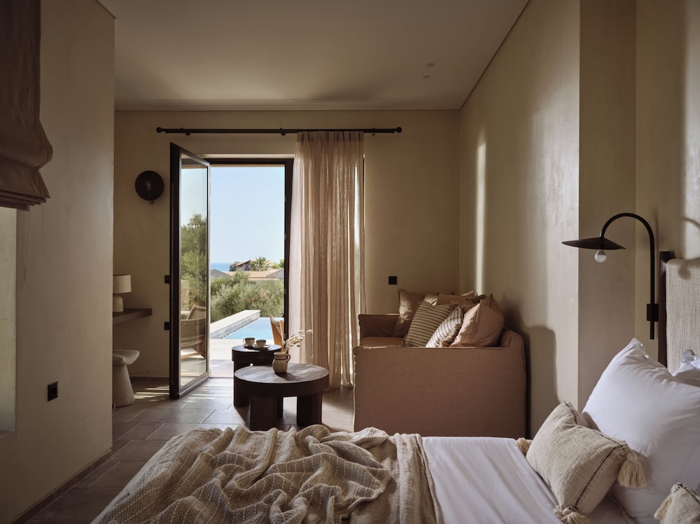 SUITE SUPERIOR PRIVATE POOL SEA VIEW