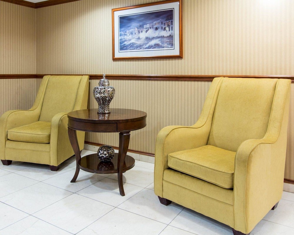 Comfort Inn & Suites Charleston Airport Convention Center 25/41