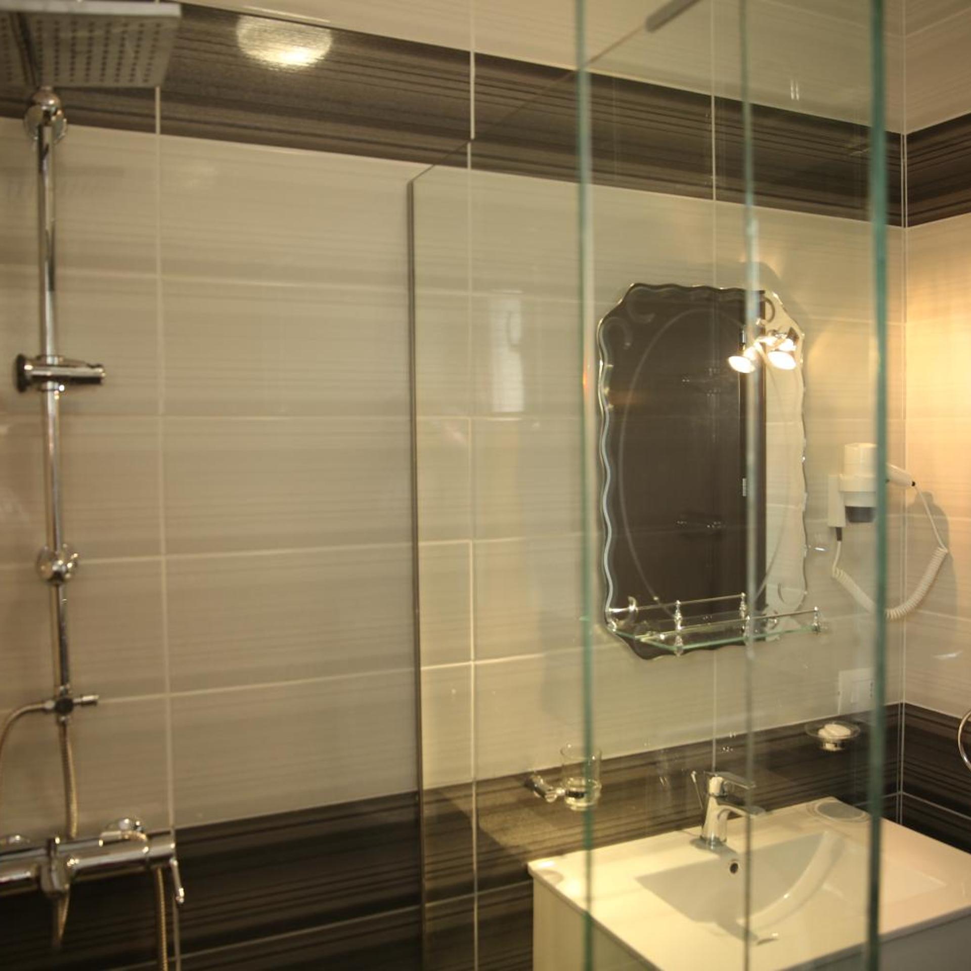 Hotel Pogradeci 54/55