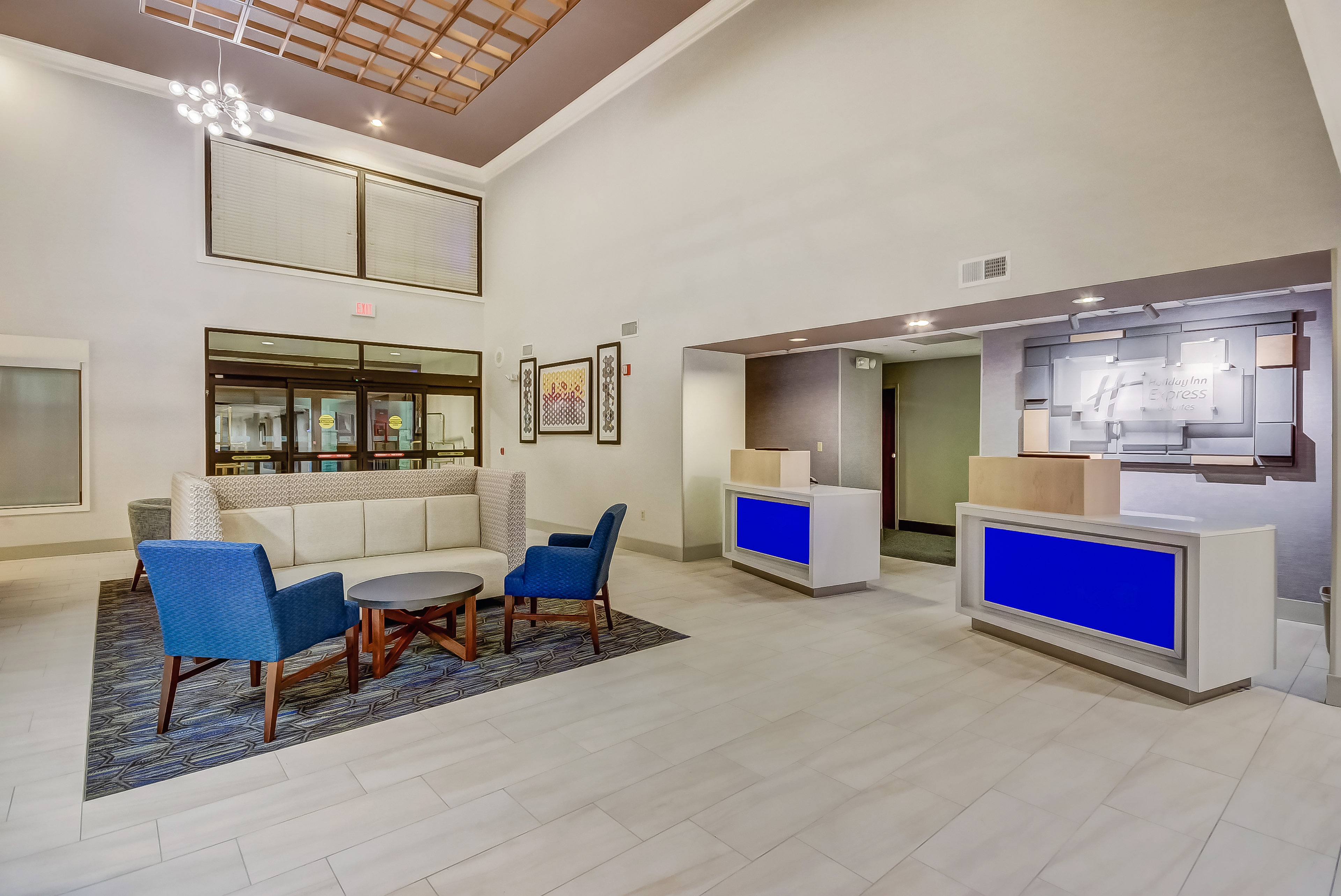 Holiday Inn Express Suites Greenville Airport 42/70