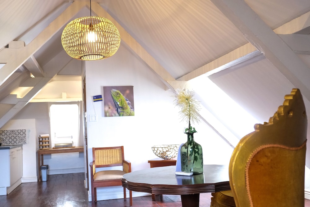Bario Hotel 12/50