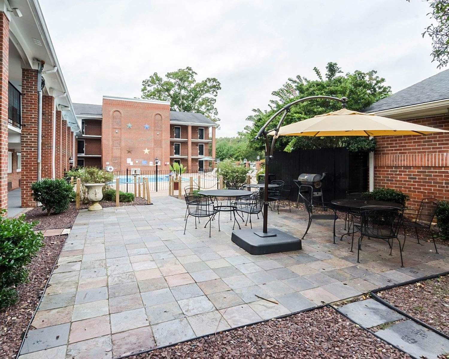 Rodeway Inn Suites Williamsburg Central 12/12