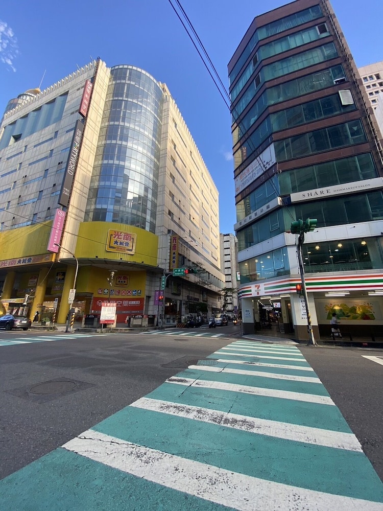 191 Hotel 47/62