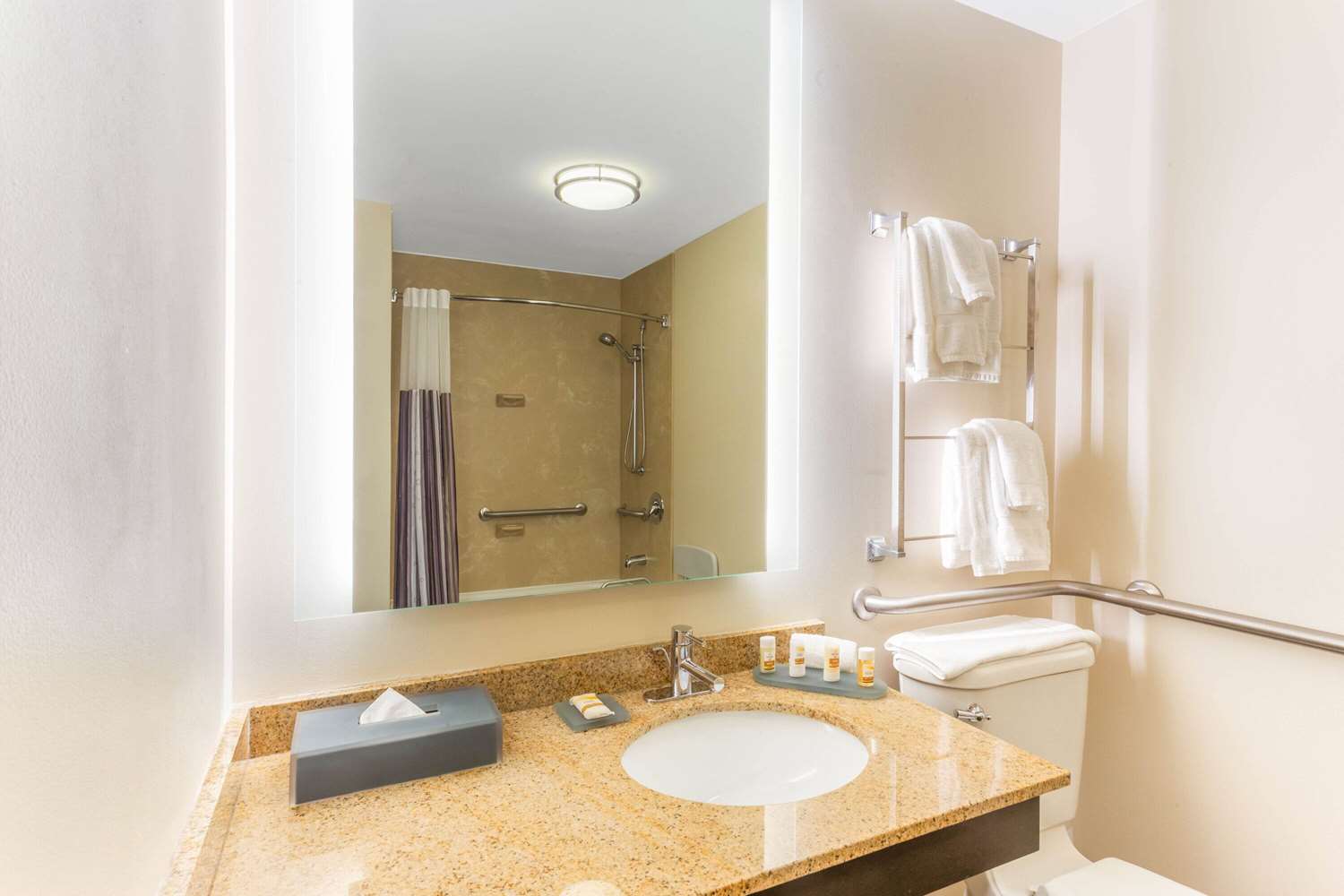 La Quinta Inn Suites By Wyndham Chicago Downtown 41/45