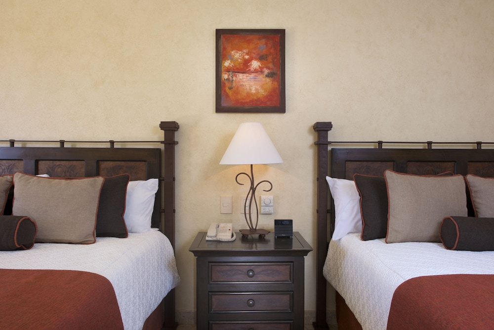 Villa La Estancia Beach Resort and Spa 15/50