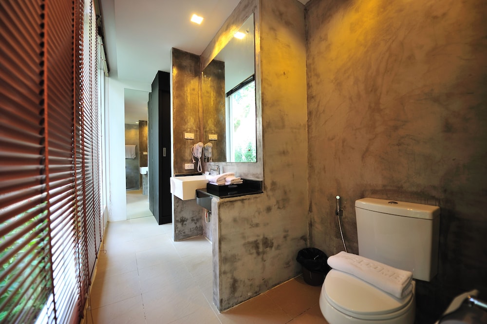 Lae Lay Suites 61/62