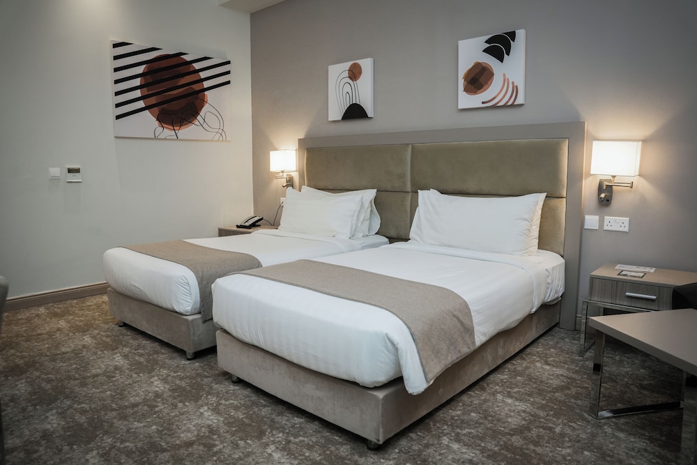 Gloria Hotel and Suites 11/28