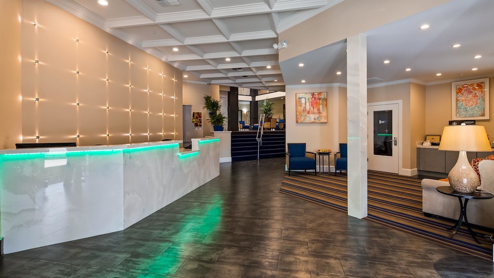 Best Western Plus Palm Court Hotel 8/42