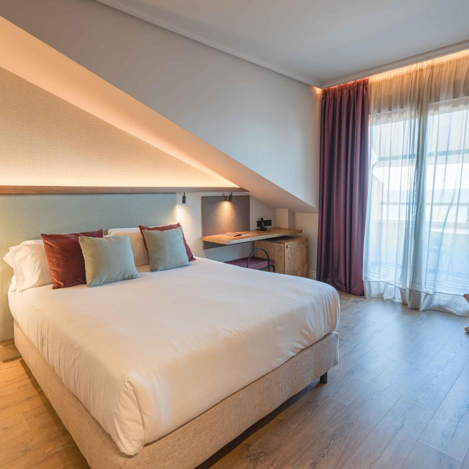 Jova Hotel 13/73