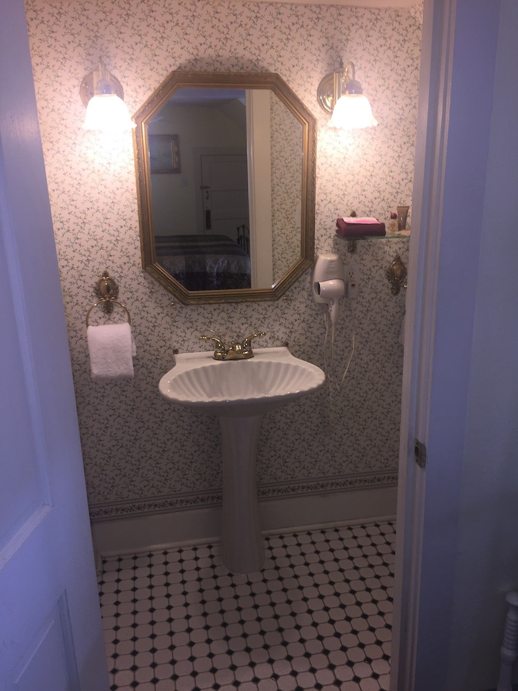 Woldert-Spence Manor 29/29