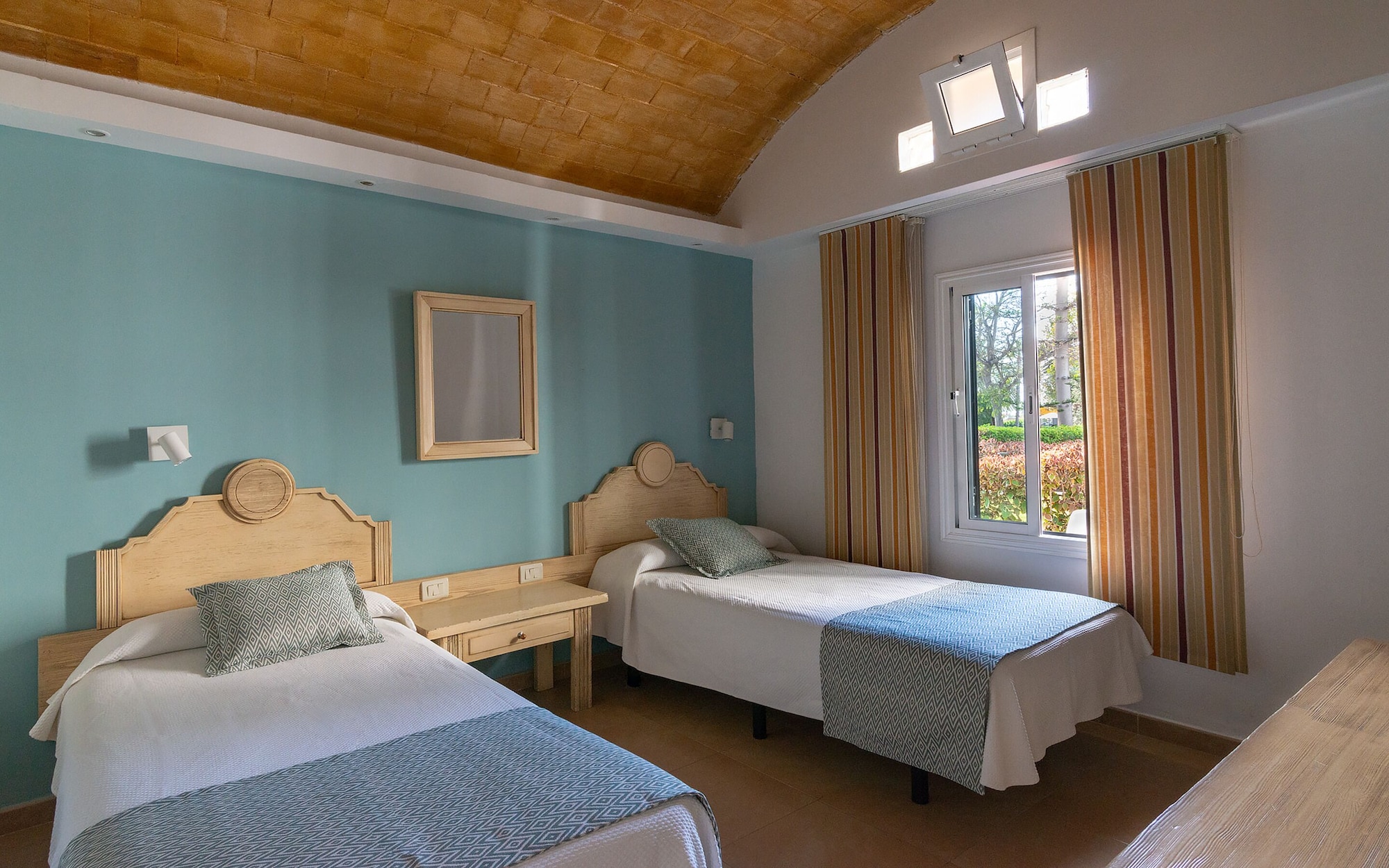 2 BEDROOMS, BUNGALOW