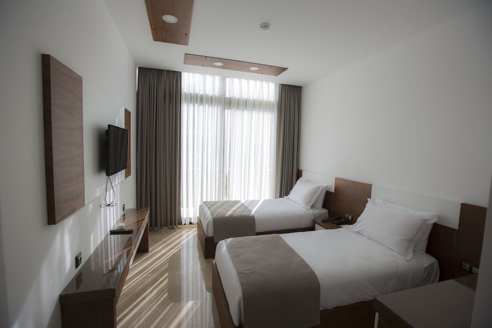 Carissa Hotel 11/35