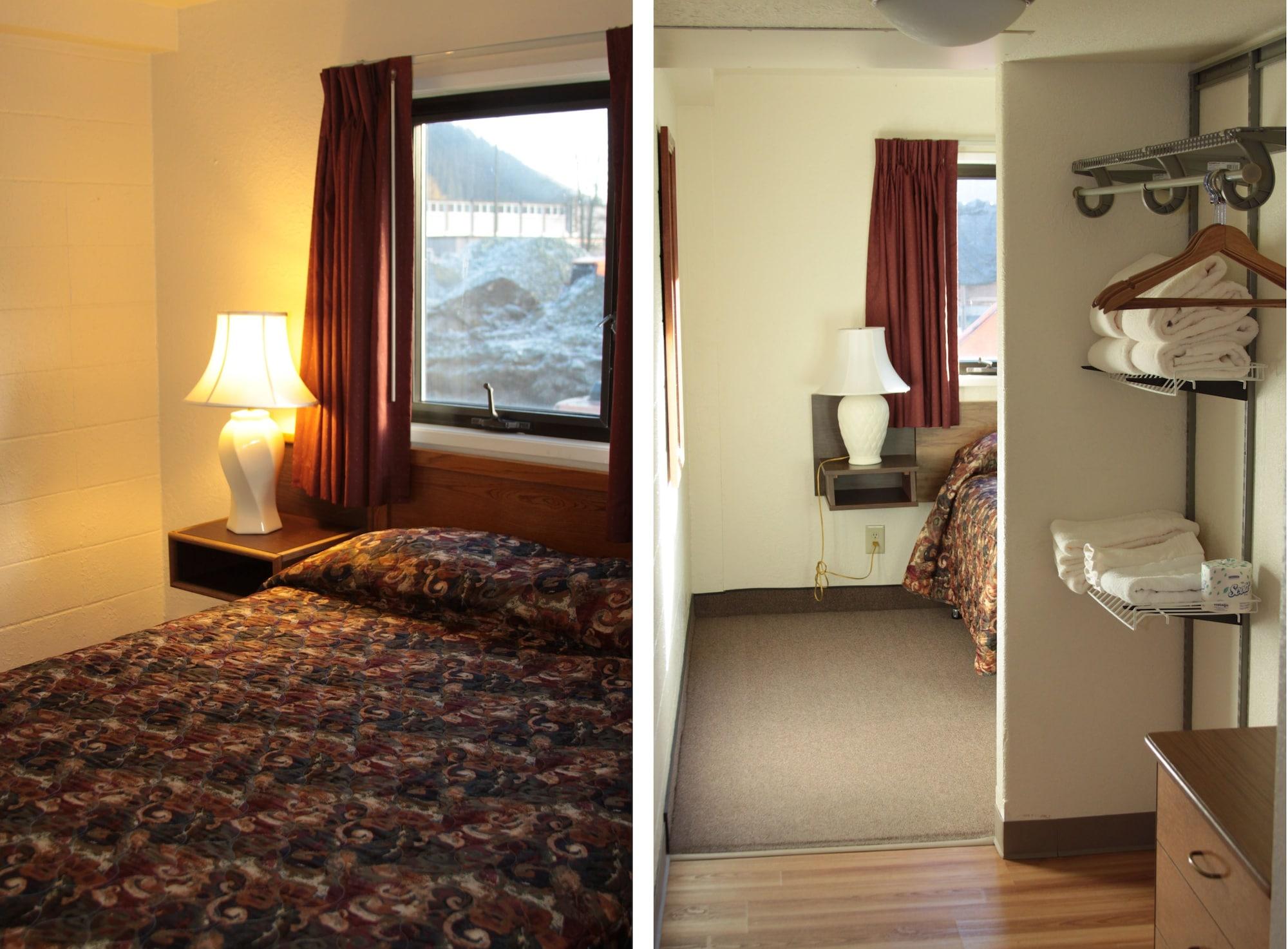 The Driftwood Hotel 30/30