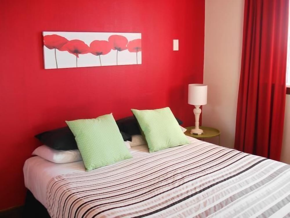 Ducks &amp; Drakes Boutique Motel &amp; Backpackers 15/43
