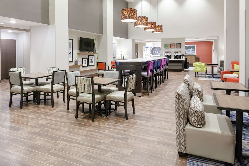Hampton Inn Suites Overland Park South Ks 28/44