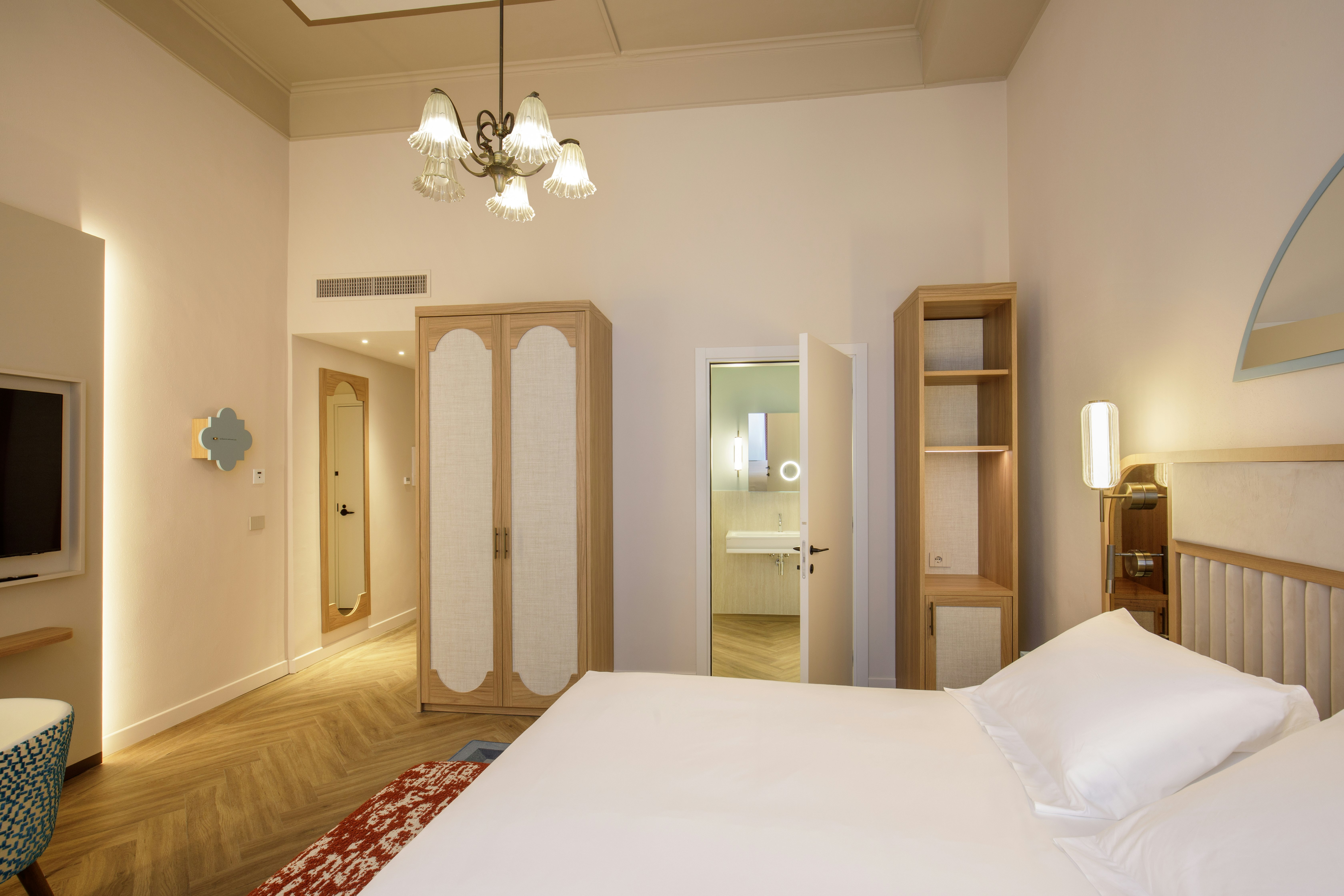 ROOM, KING BED, ACCESSIBLE
