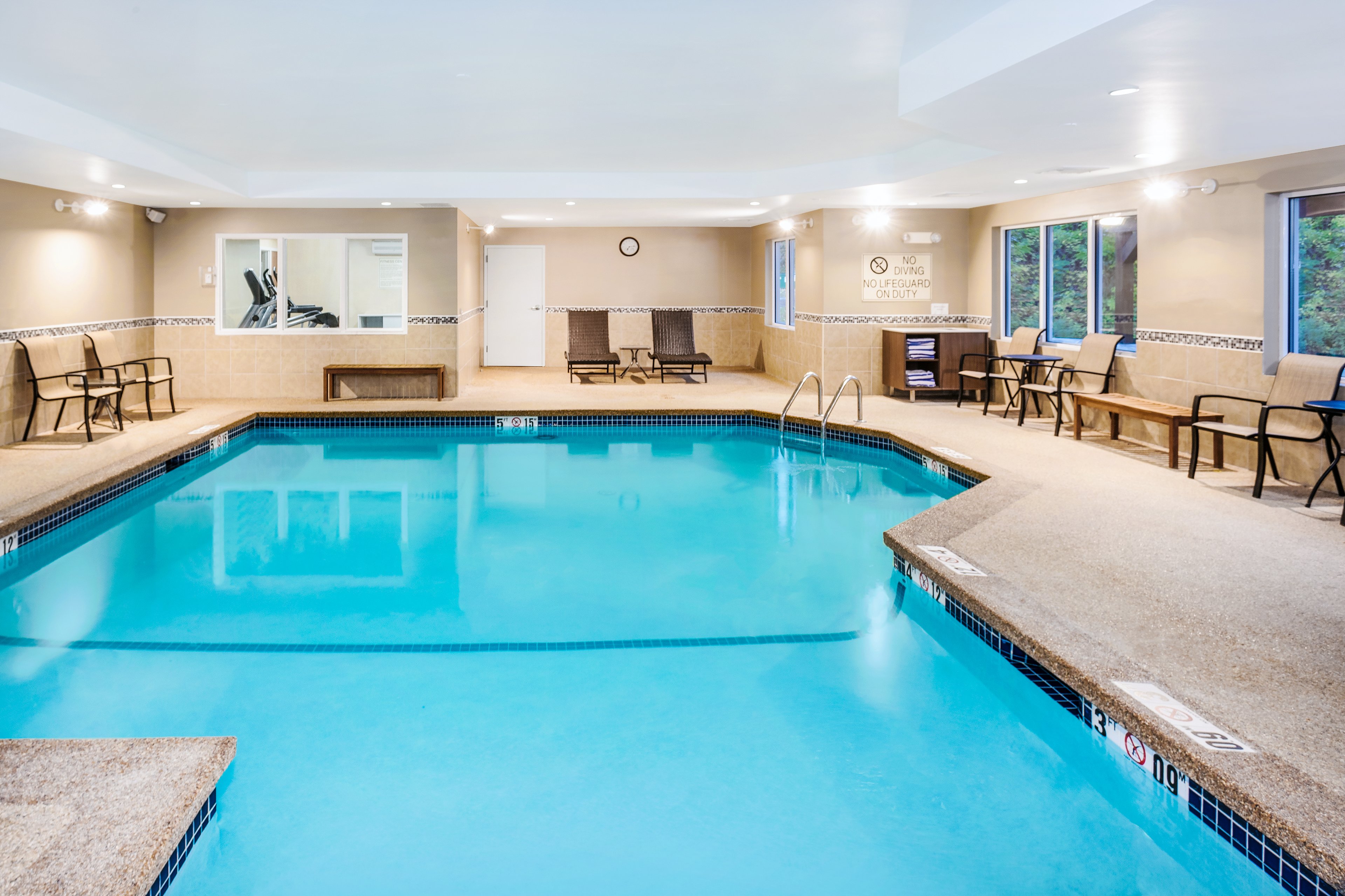 Holiday Inn Express Hotel Suites Hampton South Seabrook 38/78