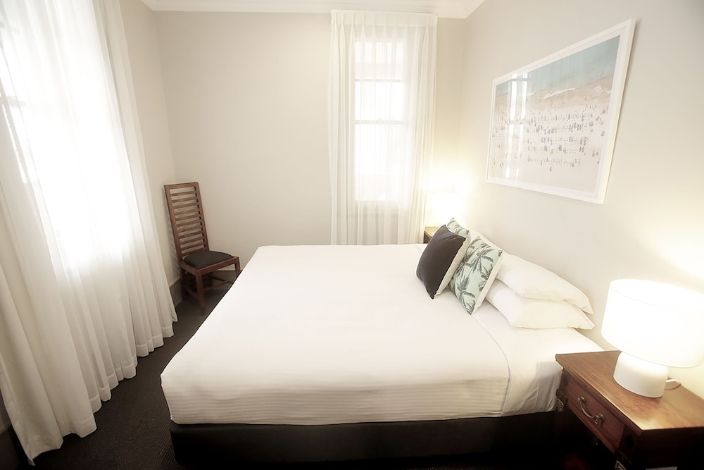 HOTEL BONDI 27/67
