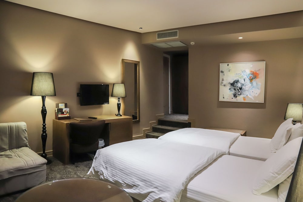 Mondial Hotel Tirana 16/70
