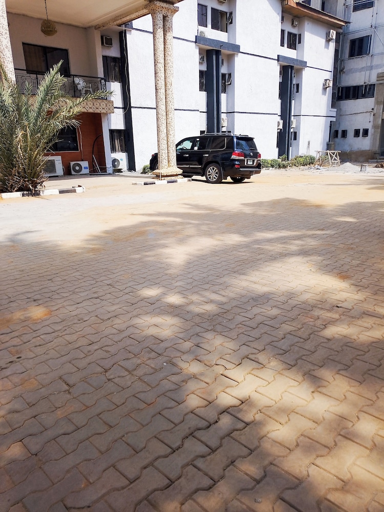 Dreamland Suites 40/45