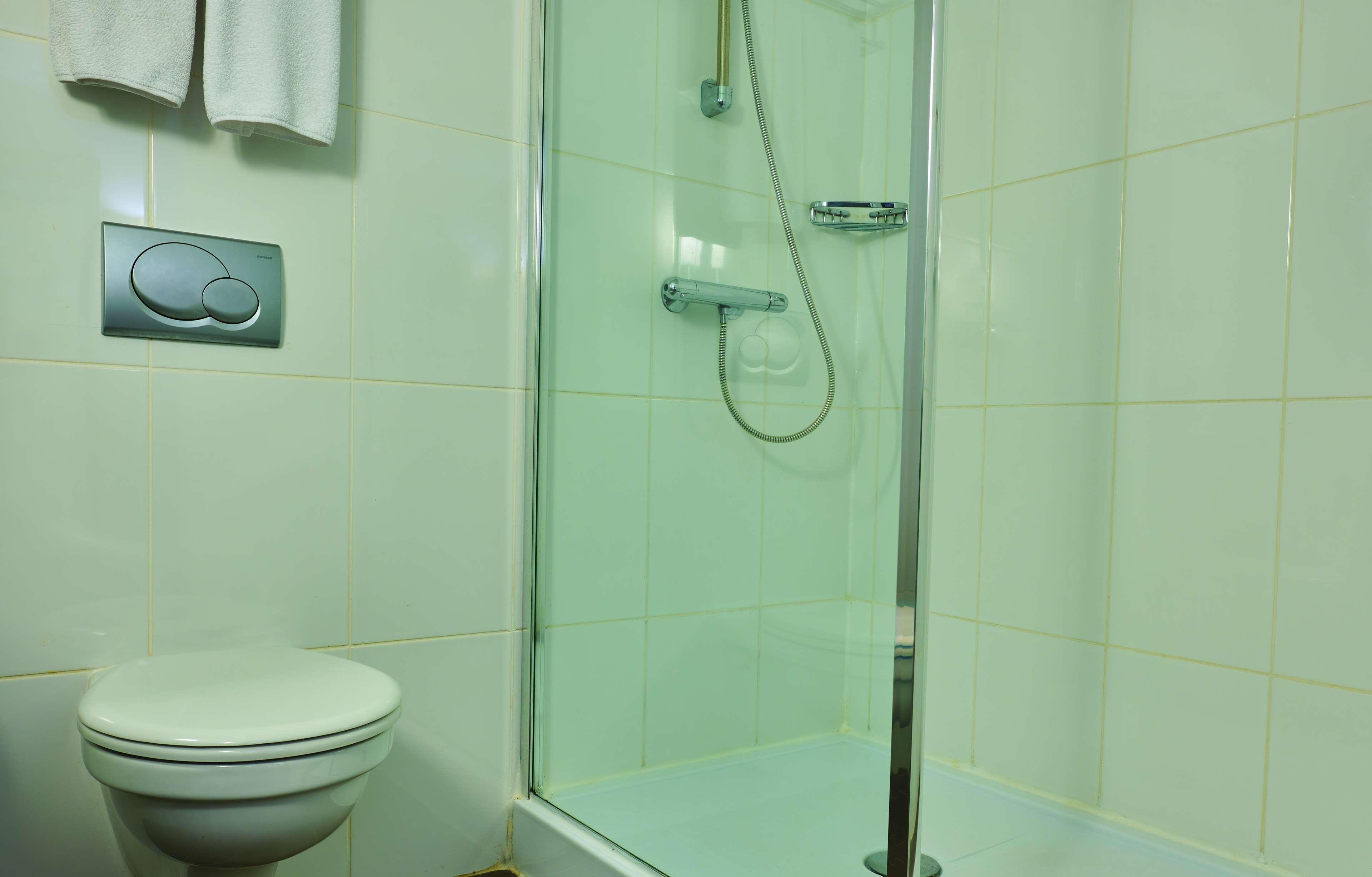 Lancaster Hotel Accra 48/50