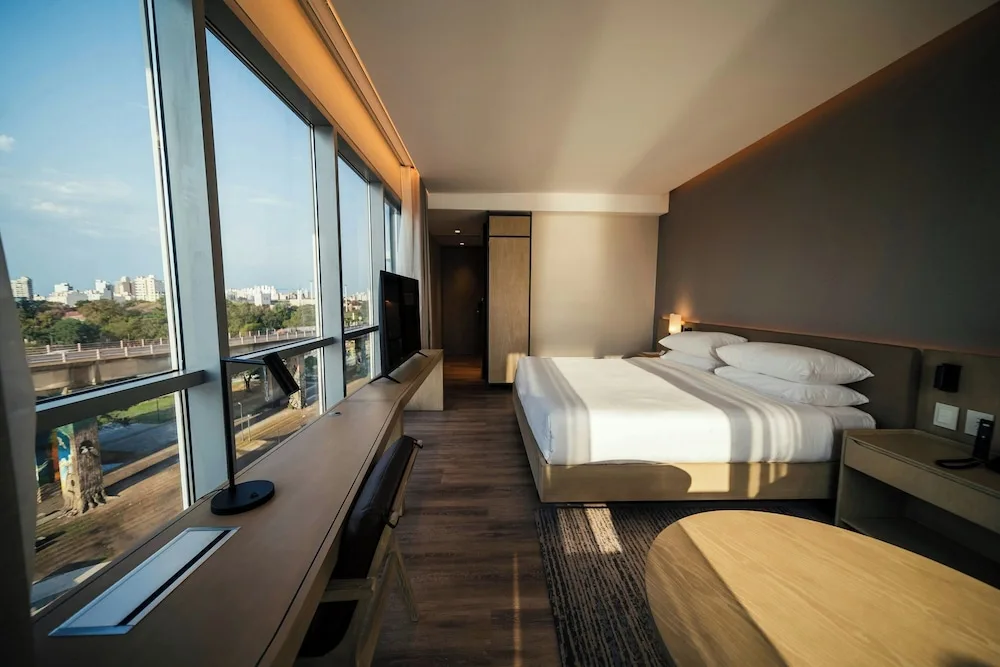 Marriott Corrientes Hotel 9/30