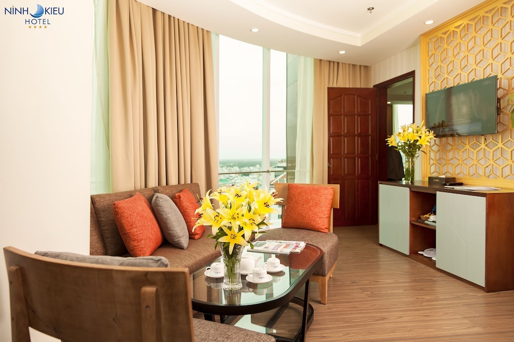Ninh Kieu Riverside Hotel 42/70