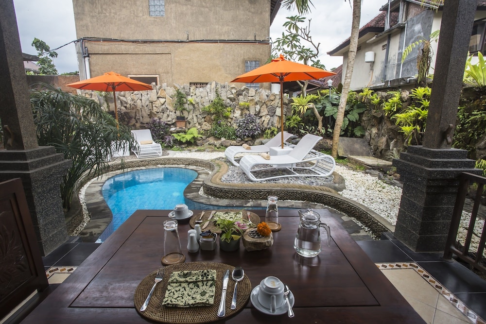 Capung Cottage 12/25