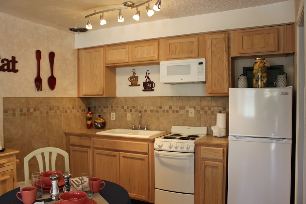 Inn at Deep Canyon 10/71