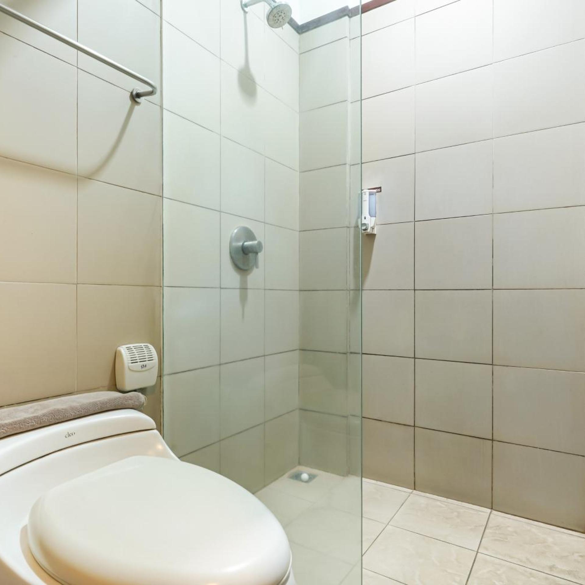 جناح جونيور، RedDoorz Plus @ Cipaganti Street 3 10/10