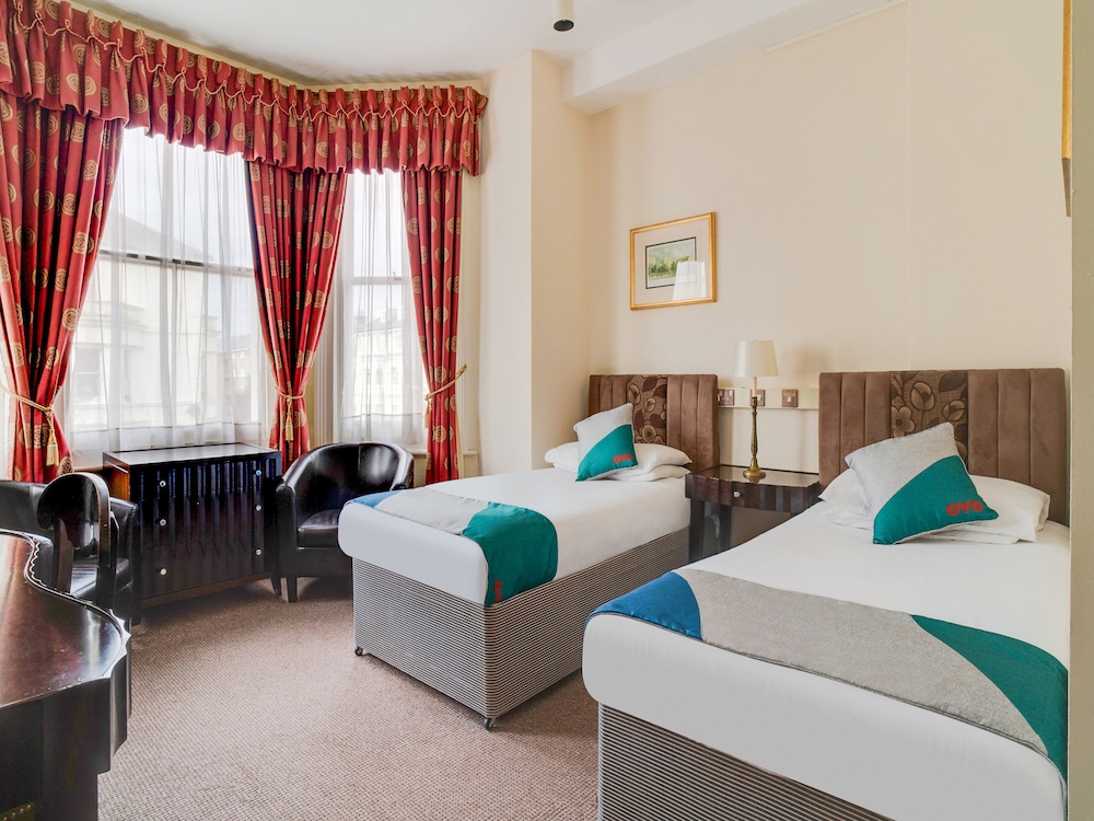 Oyo the Palm Court Hotel 13/42