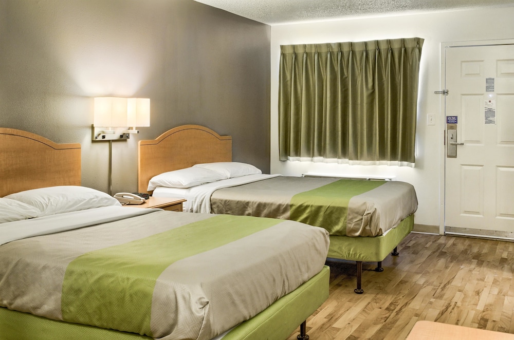Studio 6 Extended Stay - Ocean Springs, MS 36/53