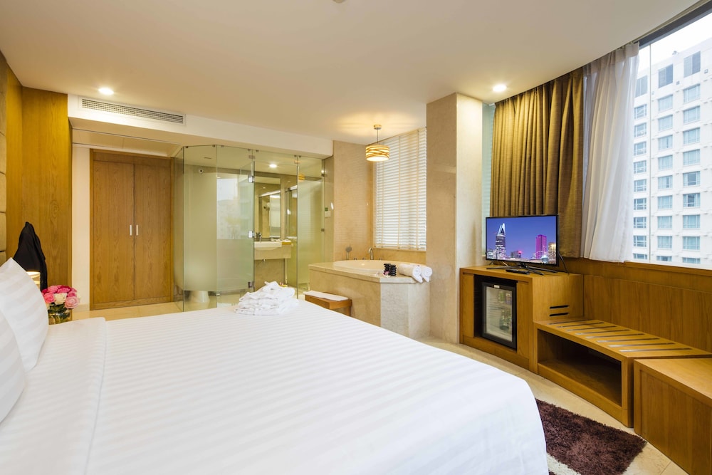 EXECUTIVE, SUITE, KING BED, CITY VIEW