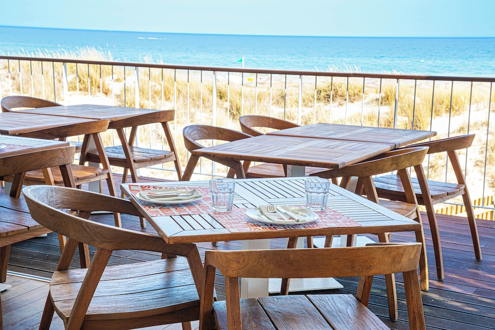 Ozadi Altura Beach Resort 53/68