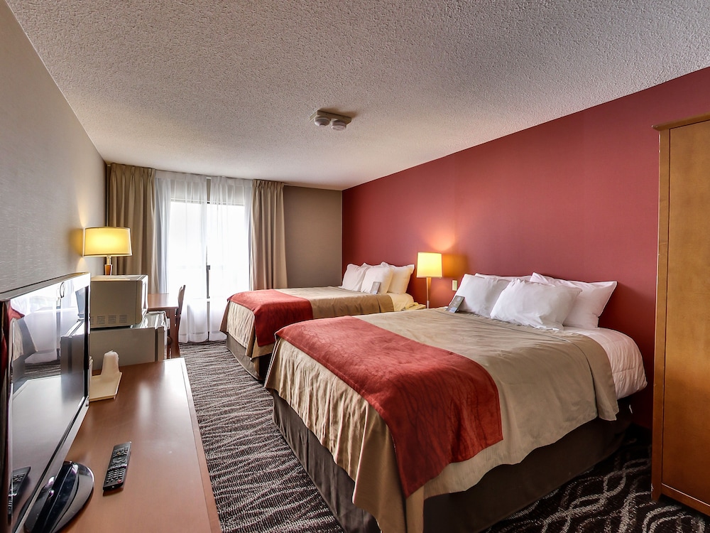 Spark by Hilton Oshawa 18/43