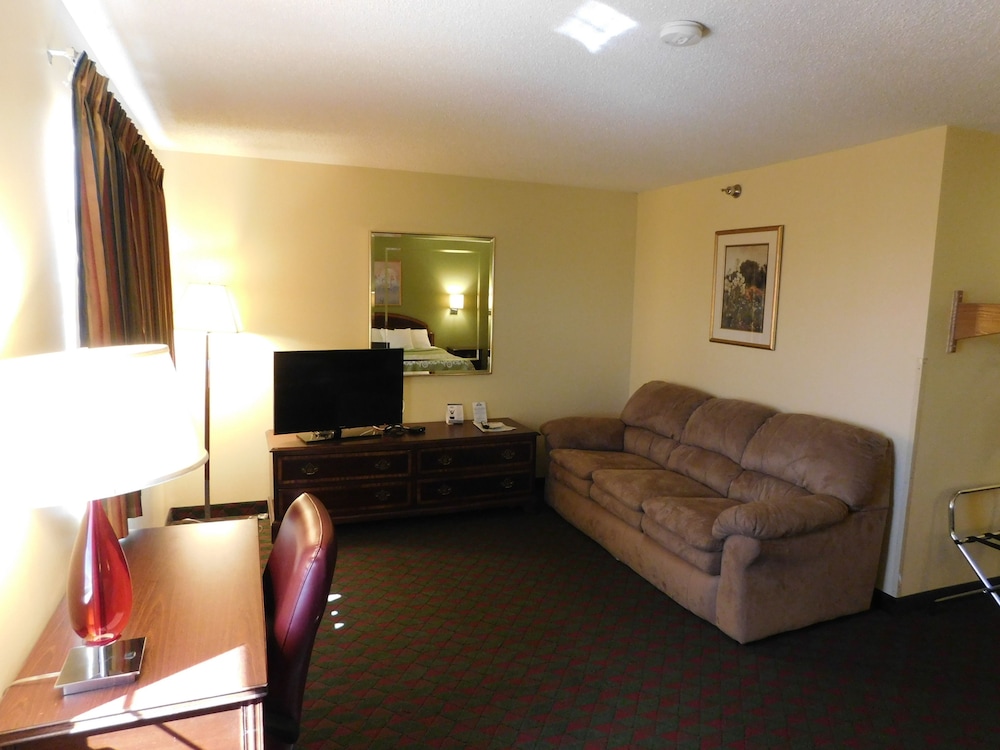 Days Inn by Wyndham Lexington NE 33/46