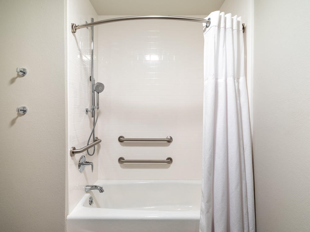 Staybridge Suites Sioux City Southeast 12/52