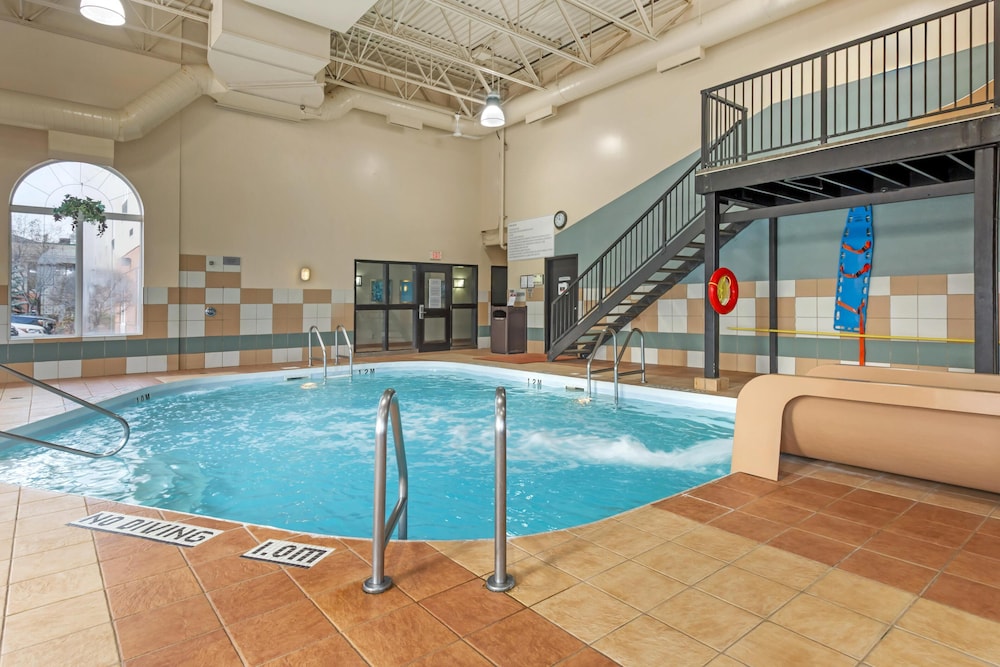 swimming pool spa