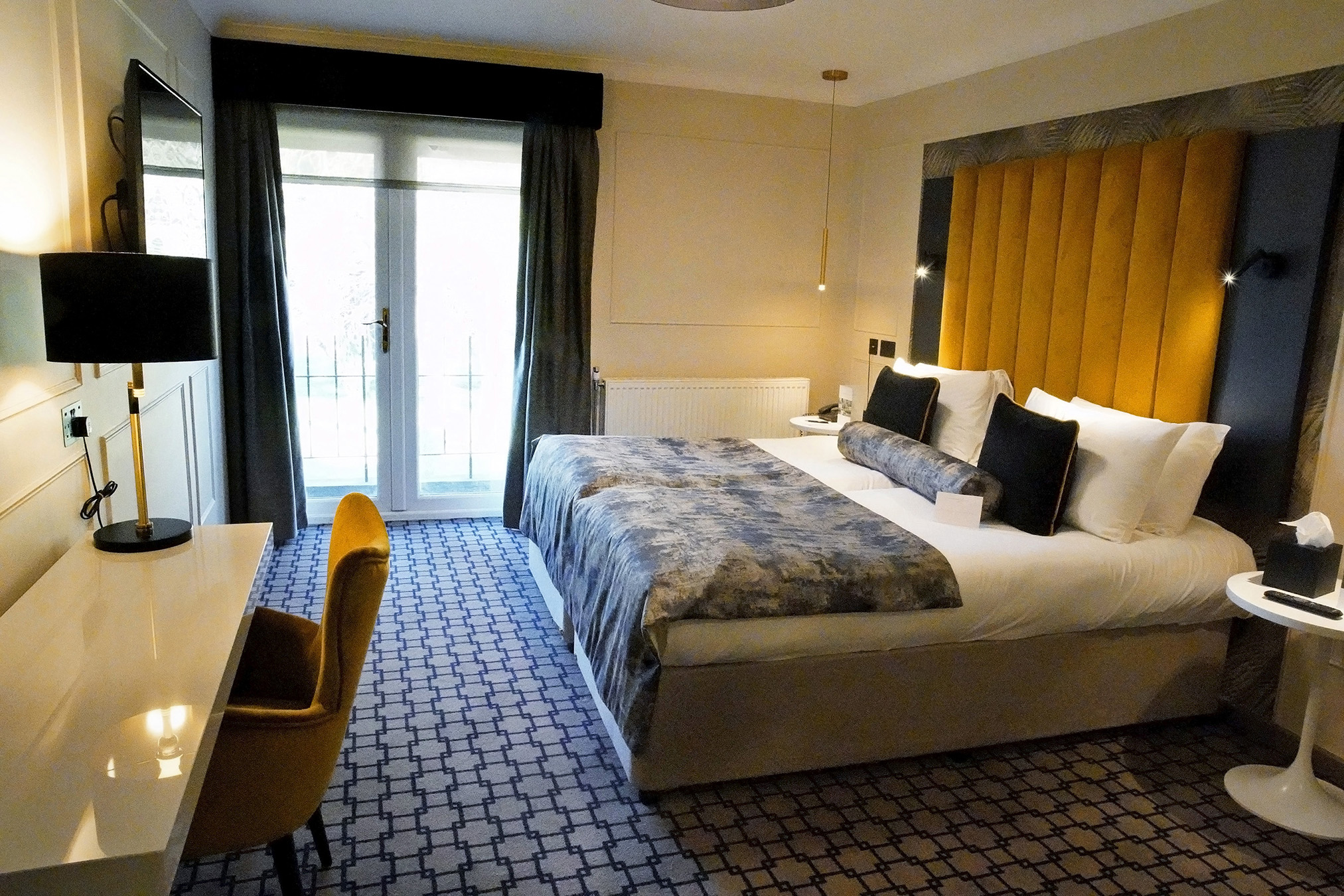 Deluxe, Double Bed