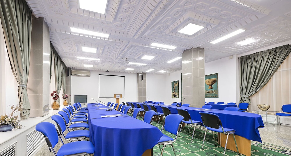 Otrar Hotel 49/54