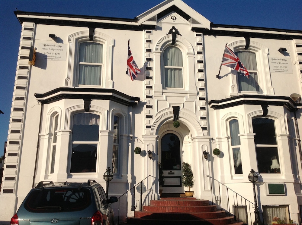 Balmoral Lodge Hotel 2/42