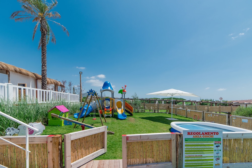 Cumeja Beach Club Hotel 43/52