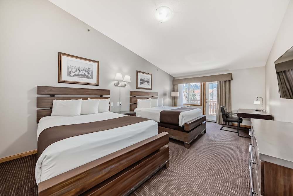STANDARD, 2 QUEEN BEDS, MOUNTAIN VIEW, BALCONY