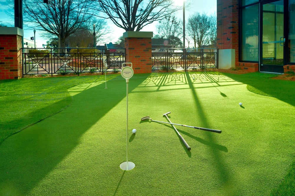 Courtyard By Marriott Lagrange 23/45